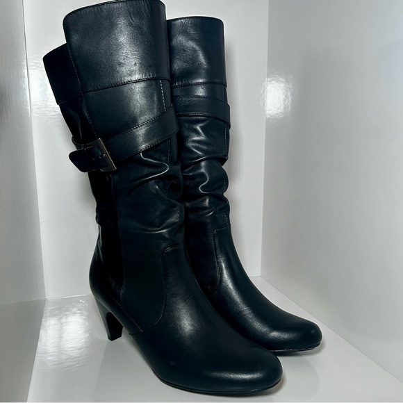 Naturalizer Women’s Boots, Waterproof, Size 9, Excellent New Condition. - Picture 1 of 8